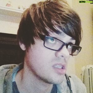 Chris Kendall Instagram - My catching up on GoT face.