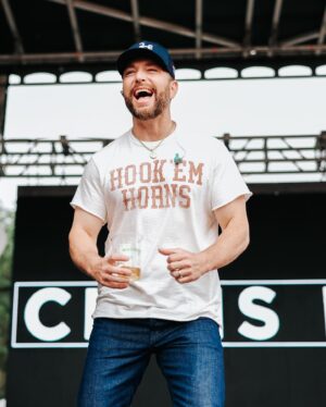 Chris Lane Instagram - Big Time in Austin Texas for the @iheartradio festival! 🤠 @iheartcountry