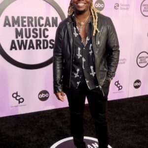 Chris Lee Instagram - Writing Credits 👀💯🔥 @amas @mrbradybaby @jonathanmangum