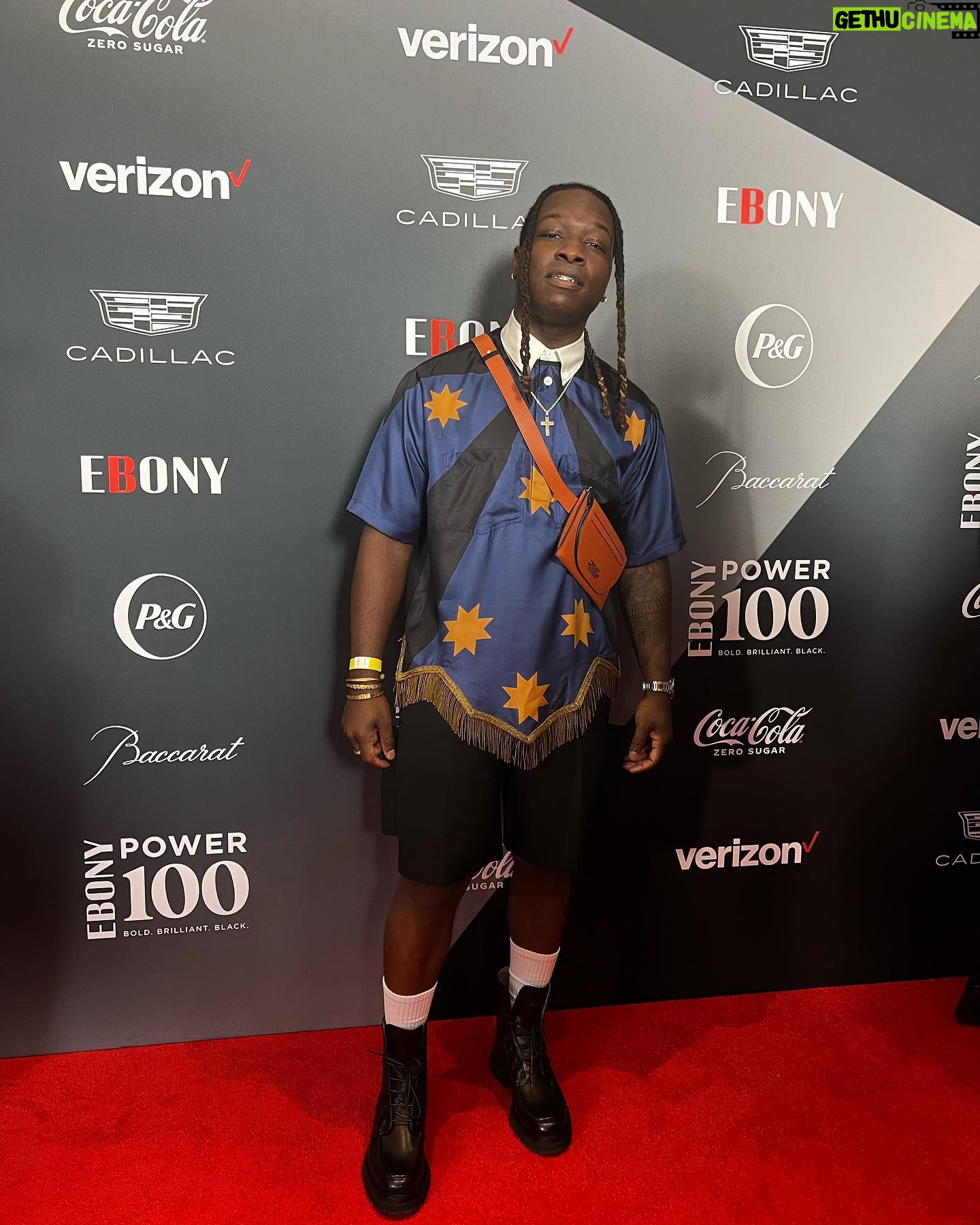 Chris Lee - 7.3K Likes - @ebonymagazine power 100 Gala 2021
Styled by @teflonodd 🔥🙏🏿