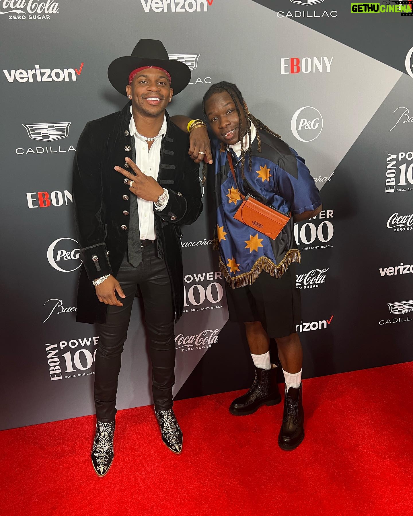 Chris Lee - 7.3K Likes - @ebonymagazine power 100 Gala 2021
Styled by @teflonodd 🔥🙏🏿