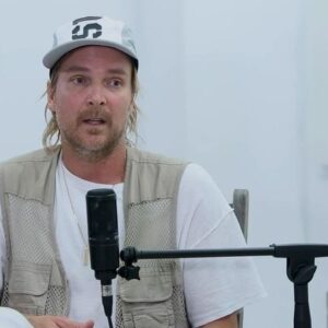 Chris Raab Instagram - This week on @bathroombreakpodcast my guest is the legendary skateboarder, Chad Muska @themuska. We had a fun conversation about skateboarding, art, music and life before we were rudely interrupted by Peecasso & Poocasso. Hope you enjoy! LINK IN BIO. Thanks Producer @rickkosick 🎥 and sharp poo shooter @benjilanpher 🎥 💩#bathroombreakpodcast #raabhimself #chadmuska #skateboarder #artist #musicproducer #peecasso #poocasso #supra #cky #jackass #vivalabam #poop #art