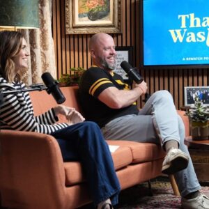 Chris Sullivan Instagram - Episode 6 is out and we’re talking about #ThisIsUs season 1, episode 5: The Game Plan, where Jack and Rebecca argue about the idea of starting a family amidst cheering on the @steelers, while Kevin illustrates the beauty of the message that is “the painting”. 

Let’s dig into it! Join us in conversation wherever you get your podcasts.💛 #ThatWasUs 

📸 @sara_wehrheim