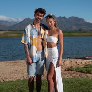 Chris Taylor Instagram - Will they …. Won’t they????

Will @arabellachi and Chris be separated by bombshells @tomclare__  and @sophpiper_ …. Let us know what you think 👇🏼👇🏼

📸 @ebay_uk 🫶🏼 

#loveislandallstars