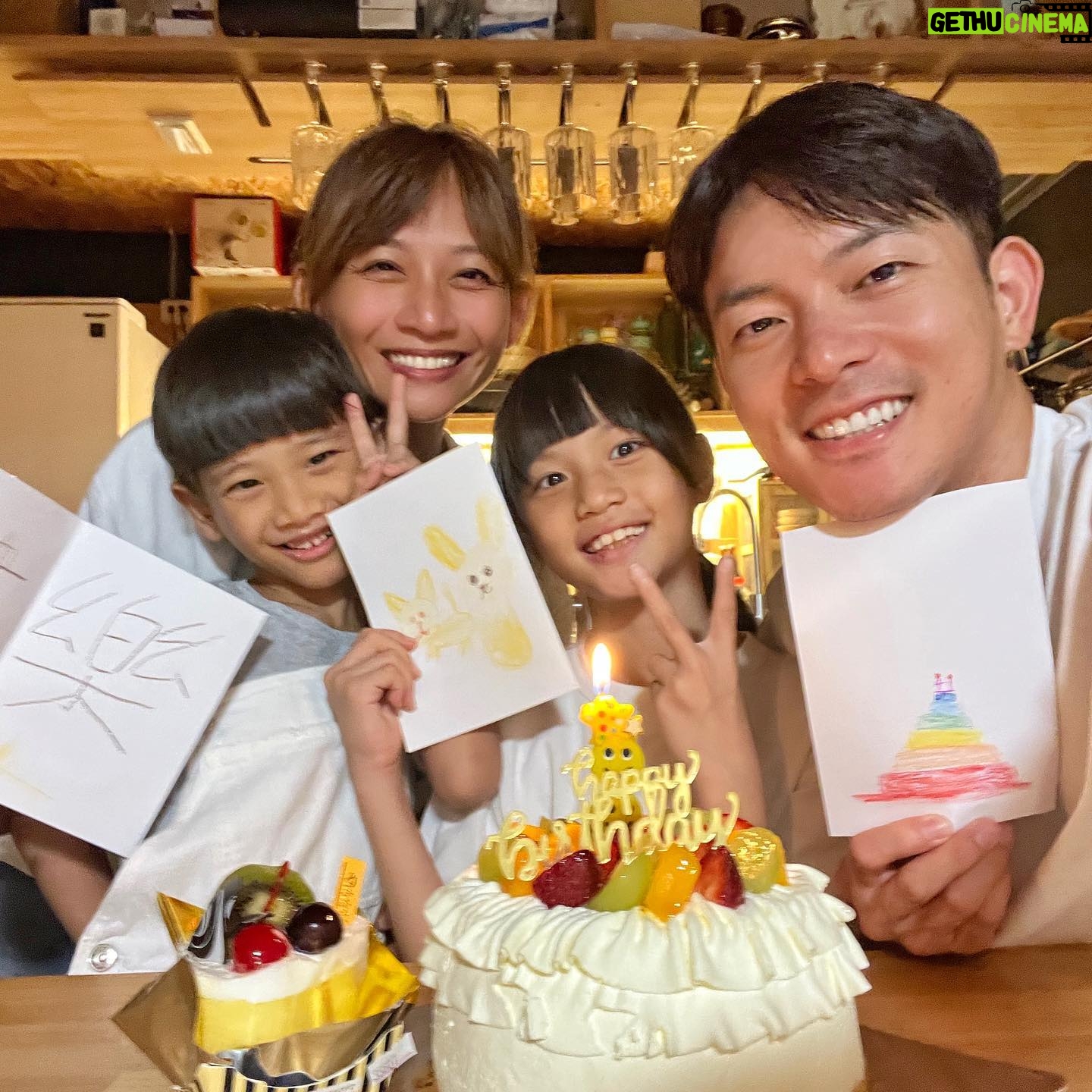 Chris Wang - 9.2K Likes - 今天收到好多祝福,
謝謝你們一直都在😊
如果能選擇,
會希望宥勝在新的一年為你做些什麼呢?
今天許了很多願望,
現在想聽聽你的了😏😏😏
#來點正經不要太歪
#真正的願望應該不能寫吧🤣
#慶賀你生辰快樂