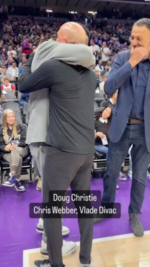 Chris Webber Instagram - California Love. Go Kings!  My Autobiography  BY GODS GRACE  available now only at Chriswebber.com 
👉🏿 Don’t miss out! Get your copy now -hit the link in bio. #bygodsgrace