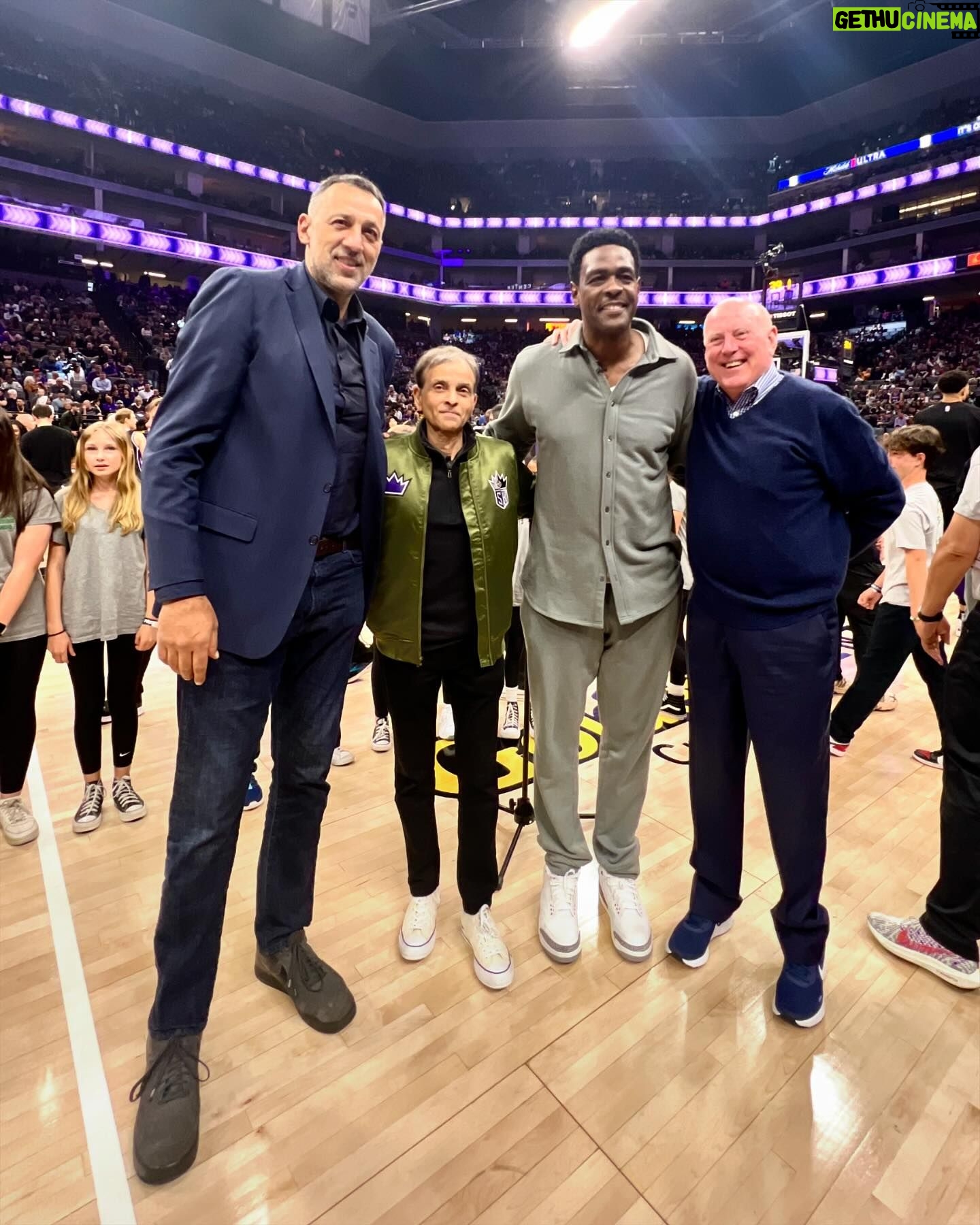 Chris Webber - 8K Likes - Kings family in the building tonight 👑