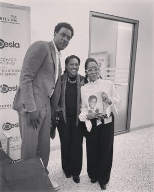 Chris Webber Instagram - Honored to receive the Beacon of Industry Award from @besla_inc at their Mid Year Conference! 

Being part of the BESLA family means the world, and I’m truly grateful for the recognition.
 I’m also glad that I had a chance to share stories with the audience from my book about my life and my perspective of Faith and Perseverance. 
I’m passionate about bringing more opportunities and access to capital to Black communities and hope that we can continue empowering the next generation of leaders in entertainment, sports, and beyond.  Check out My Autobiography 
By Gods Grace available only at chriswebber.com  Purchase at link in Bio.