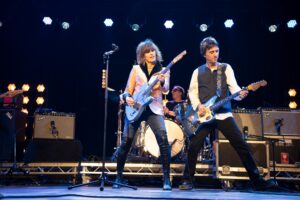Chrissie Hynde Instagram - Chrissie and @johnnymarrgram back on stage together at @isleofwightfest.

📸 @kiprice
