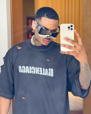 Christian Banks Instagram - Working on my mental and looking damn good doing it! 

_

Did you miss me?