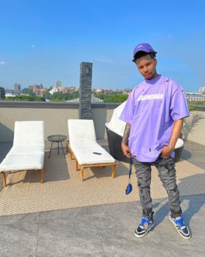 Christian Banks Instagram - Male, 6’1,  Leo, Favorite color 😈 

_

💜