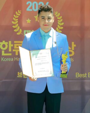 Christian Burgos Instagram - El Conductor Global de Corea 🏆🙌🇲🇽🤍
El Primero y Mexicano 🔥🔥🔥