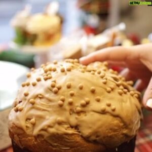 Christian Escribà Instagram - Panettone de Crema Catalana! 🔥🔥🔥 Únic al món! Disponible a les pastisseries Escribà, botiga online, pop up Escribà a @larocavillage i a Glovo!

¡Panettone de Crema Catalana! 🔥🔥🔥 Único en el mundo! Disponible en pastelerías Escribà, tienda online, pop up Escribà en @larocavillage y en Glovo!

#barcelona #panettone #cremacatalana #navidad #christmas #pastisseriaescriba #christianescriba #pasteleria #regalo #pastel #dulce #caramel #cremebrulee