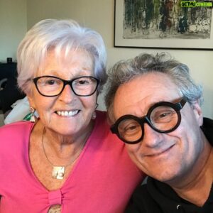 Christian Escribà Instagram - T’estimo molt mama . Avui i cada dia ❤️❤️❤️❤️ I gràcies infinites per estimar-nos tant.