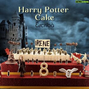 Christian Escribà Instagram - Pastís per Irene, una superfan molt especial de Harry Potter. Impressions en xocolata i modelats en pasta de sucre de @patschmidtcakes 🏰🧙‍♀️🪄🎂

Pastel para Irene, una superfan muy especial de Harry Potter. Impresiones en chocolate y moldeados en pasta de azúcar de @patschmidtcakes 🏰🧙‍♀️ 🎂

#harrypotter #magic #barcelona #birthdaycake #pastelcumpleaños #pastisaniversari #cake #sweet #pastis #pastisseriaescriba @polescriba 

Eres fan de Harry Potter?