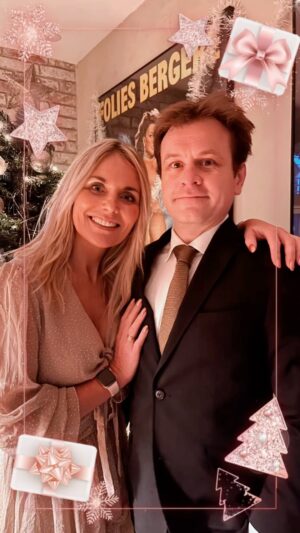 Christian Fuhlendorff Instagram - Familien Fuhlendorff ønsker alle en glædelig jul. Årets familiebillede. Det perfekte familiebillede 😆😘🤣♥️