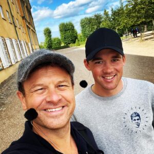 Christian Fuhlendorff Instagram - Fik en tur med dette pragt eksemplar af en menneske, @pedersen__mads i Hva så?! Klassiker! Skønt snak, som blev præcis som jeg håbede og mere til. Lyt til den der hvor du lytter podcast!
