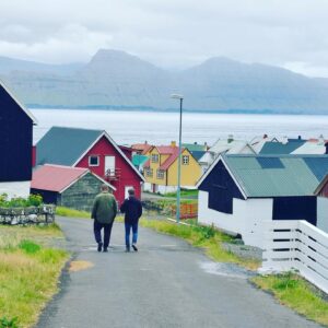 Christian Fuhlendorff Instagram - Mange første gange denne uge. Første gang på Færøerne, første gang i Island og første gang jeg har optrådt med stand up på engelsk. Alle har været kæmpe oplevelser. Tak @thedanishbeard og @henriettethuesen, for dejligt selskab. Også skønt at møde @arieldjarn, þú ert mjög skrítinn maður. P.s ja, der findes en optagelse af mig på engelsk, vurdere lige om det er noget I skal se😂