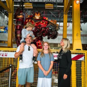Christian Fuhlendorff Instagram - #reklame. Samarbejde mellem Hva så?! og @disneylandparis. Som lytter af min podcast, kan I ikke have undgået at høre om min tur til #DisneylandParis. Dagens afsnit af Hva så?! er faktisk indspillet i #AvengersCampusParis, hvor jeg gik en tur med min skønne hustru @karina_feldborg_fuhlendorff. Tjek det ud, for du får også at vide i afsnittet hvordan du kan vinde 4 billetter til Disneyland Paris.