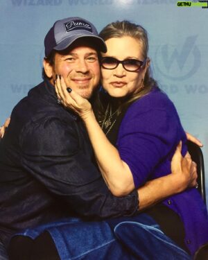 Christian Kane Instagram - Star Wars Day? Remember that time I got a kiss on the cheek from #princessleia the beautiful Carrie Fisher, without even asking for one? I do. And will always remember. #maythe4thbewithyou !!!!