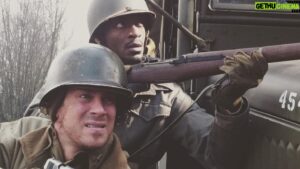 Christian Kane Instagram - Happy Birthday to my brother @aldis_hodge We we’re kids when we met and waged war on this very difficult industry. If you know this beautiful man, then you surely know, he is winning! Love you man! 🦅