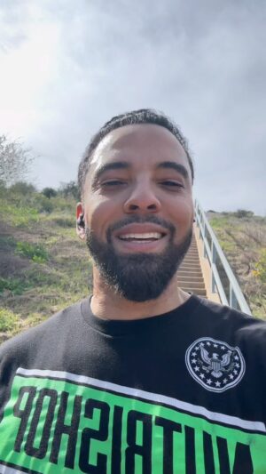 Christian Keyes Instagram - #HappySunday got out and put some good work in today… See y’all later live on our Sunday IG live. #IAintWantNothing 🙌🏾🔥 #health #fitness #blackdontcrackskincare