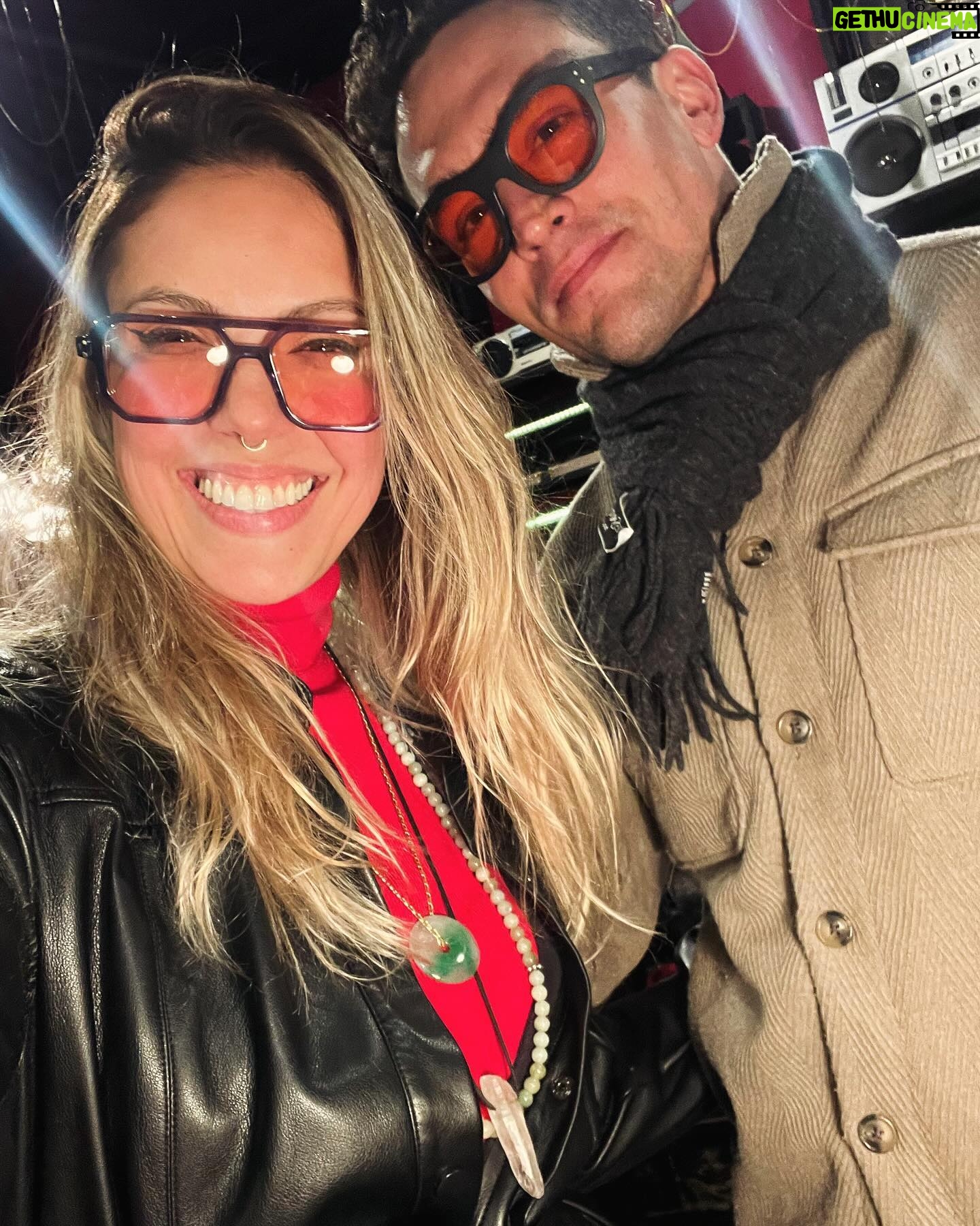 Christian McGaffney - 3 Likes - Saraid&Saramago 🥲
.
Gracias por tu arte, tu energía y tu espacio. Increíble tarde Madrileña en @wildesunglasses con @saraidmontaner
