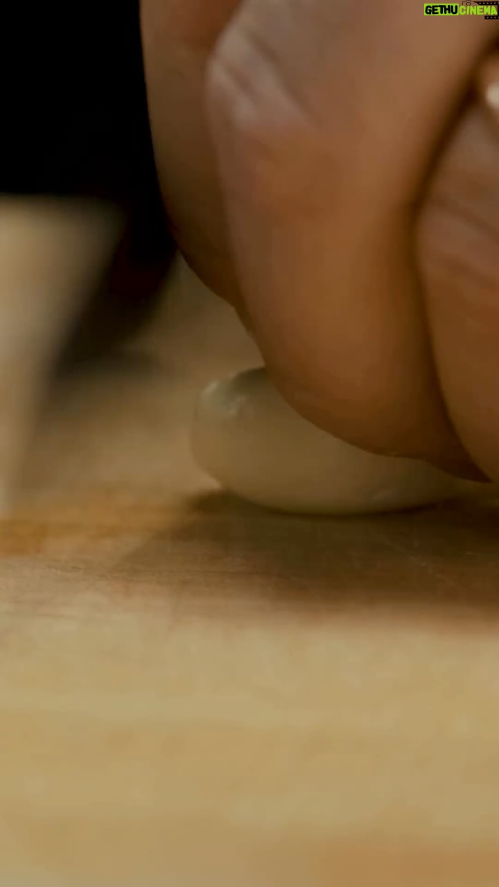 Christian Petroni - 11.1K Likes - sliced garlic = pennys from heaven
#asmr