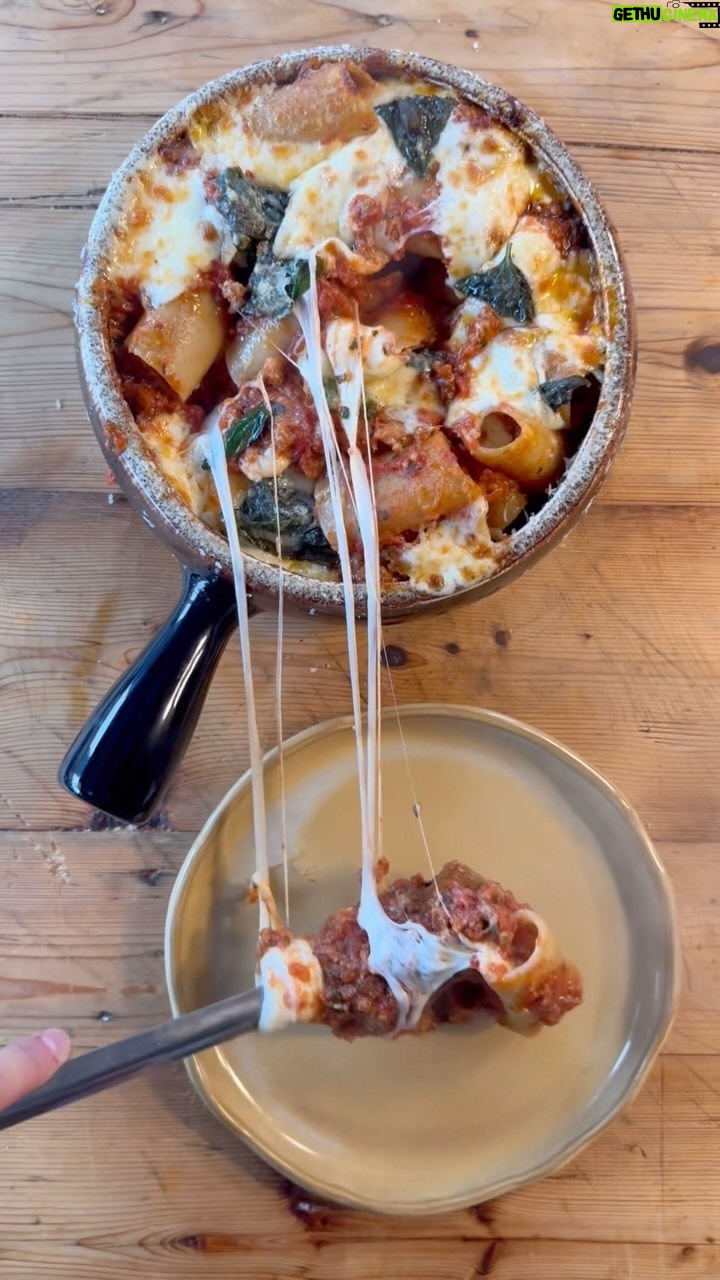 Christian Petroni - 11K Likes - spicy baked paccheri, smashed meatball ragu #food
*half the mix gets rolled into balls & fried in extra virgin olive oil
the other half gets smashed & fried in a hot pan with more green gold “evoo” than cooked down with 8 hour marinara x