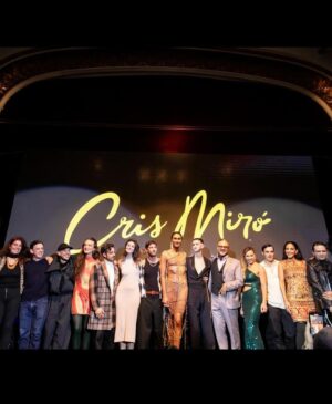 Christian Sancho Instagram - Hoy no es un Domingo cualquiera, esta noche se estrena la serie de Cris Miro por @tntlatam 
En donde el gran amor de mi vida @celestemuriega la rompe con un personaje que les aseguro les va a encantar!

Estoy tan feliz, ver que hayas logrado esta interpretación en la que te lucís y demostras tu gran talento como actriz en una historia que va a dejar una huella y un mensaje muy importante a partir de esta noche en tod@s los ❤️🇦🇷

No se pierdan esta gran producción, con actor@s maravillosos y una dirección impecable 🎥🎬
 Esta noche por @tntlatam y a partir de mañana por @flow_ar esta gran historia de vida!

Yo voy a estar ahí esperando verte @celestemuriega estoy muy orgulloso y agradecido de compartir este primer estreno de los muchos que tendrás a partir de esta noche😘❤️✨