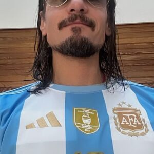 Christian Sancho Instagram - Arrancamos Julio y esta🦒de @sinverguenzasok no se detiene 🎭💪 
Queres saber que pasó este finde⁉️
Vamos que arranca el segundo tiempo de este 2️⃣0️⃣2️⃣4️⃣ y hay que seguir dándolo todo y más😉✨
Hasta el @teatro_granrex NO PARAMOS ✨🚀
Desde esta gran gira 🇦🇷 les mando un fuerte abrazo y buena vida para tod@s 🙌🫶

P.D: Les dejo el link de toda la Gira en mi Bio🦒🇦🇷