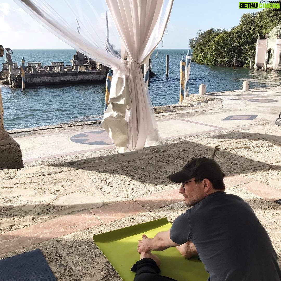Christian Slater - 8.8K Likes - Sunday yoga with the family.