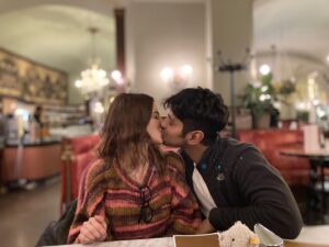 Christian Vazquez Instagram - Prost! 
Por que nunca nos falte el amor en todas partes 🌎⚡️🌏 
10 de 7❤️❗️💘. 
Aquí y ahora. 
Te amo! 🌹