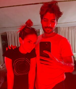 Christian Vazquez Instagram - Actividad extraordinaria: Grammys 2022 @recordingacademy 

Actividad normal: sábado santo con la familia 

Actividad paranormal parte 9 (3am)

Locura check, ✅.