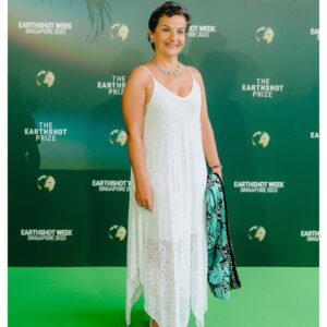 Christiana Figueres Instagram - Optimism in abundance here at the @earthshotprize in Singapore 💚

As Prince William said in his speech, in the last year "the effects of the climate crisis have become too visible to be ignored... a year that has left so many feeling defeated, their hope, dwindling. However, as we have seen tonight, hope does remain. The light of optimism is burning bright in our Earthshot Finalists."

Huge congratulations to the winners who will each receive a catalytic £1 million prize to support their innovative solutions:
👏 @accionandina 
👏 GRST 
👏 @wildaid Marine Program, 
👏 @s4s.technologies 
👏 Boomitra 

And indeed to all 15 finalists - every one of them embodying the spirit of #stubbornoptimism with their incredible work towards a clean, green future. 

Swipe to see the finalists, some more green carpet moments and Singapore 'gone green'!

#earthshot #earthshotsingapore2023 #stubbornoptimism