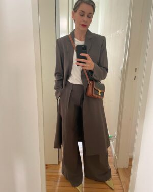 Christiane Paul Instagram - .
.
.
#berlinersalon #christianearp #thanks for having me 
@closedofficial @byfar @celine 
#styled by @andreaspeterkrings 🧡