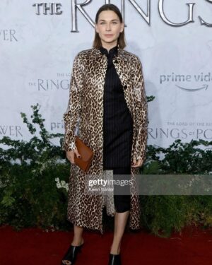 Christiane Paul Instagram - What an amazing night in LA! Thanks for having me @amazonprime at the premiere of THE LORD OF THE RINGS-THE RINGS OF POWER! 
@lotronprime 
Just watched two episodes and I absolutly loved it! Congrats to cast and directors, showrunners and crew for the great work!
.
.
.
@gettyimages 
#styled by @andreaspeterkrings coat by @jilsander #suit and #shoes by @acnestudios #jewelry by @cartier #clutch #isaacreina 
#premiere #lordoftherings #theringsofpower #losangeles #amazonseries