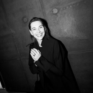 Christiane Paul Instagram - GIRLS NIGHT OUT:) 
What a lovely evening #aboutyesterday 
#thanks for having @hermes 
#pic by @clemensporikys
.
.
#dress and #coat by @michaelsontagatelier #styled by @andreaspeterkrings 
.
.
.