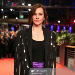 Christiane Paul Instagram - @berlinale #berlinale2020 #openingnight @andreaspeterkrings @cartier @lalaberlin @basicsberlin @gettyimages .
.
@fatih_bombero 😘🥰