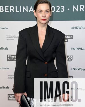 Christiane Paul Instagram - Still smiling….#thanks to @filmedienrw 
.
.
.
@acnestudios @celine @wunderkind_official #archive @jimmychoo 
#styled by @andreaspeterkrings #hairandmakeup @anna.dmlng 
@imago.images @gettyimages #stillsmiling