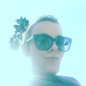 Christie Clark Instagram - I’m walking in sunshine! ☑️. 10hr flight with no kids☑️. Spa, nails, script work☑️. Happy as a pig in Pooh ☑️ #LA