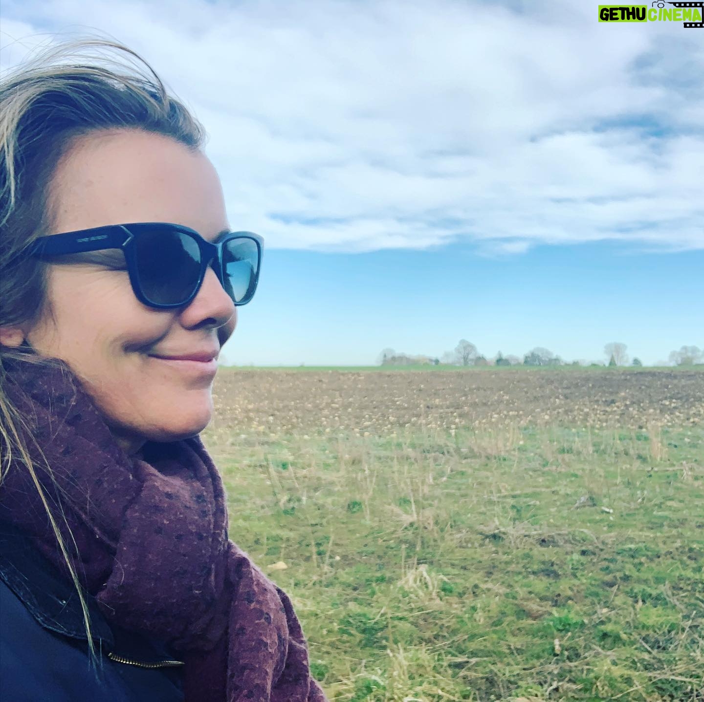 Christie Clark - 0.9K Likes - Day 6: walk in the back fields!
First, three days was basically zombie land, barely out of bed.
Last three days slight energy in the morning and then basically dreaming of bed from lunch onwards.
I hear day 7 & 8 is when some people think they are getting better and the alien virus decides to mess with your lungs or make the fever reappear . Eek! Lot of the same stories now floating around. A few people asked me why I haven’t gotten tested and that’s because the hospitals are rammed with people who actually need it. Nothing has been life threatening for my husband and I. And they have a test coming soon(🤞) that can prove you’ve had it after the fact. Also, I’m sure you all heard many times but only paracetamol/ Tylenol if you think you have coronavirus, ibuprofen is supposedly not good to take when you have it.
#coronavirus