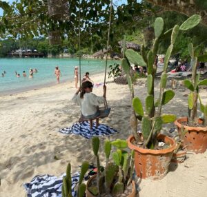 Christie Clark Instagram - Merry everything!  Happy almost New Year from our family to yours!
#thailand #kohphangan #2022