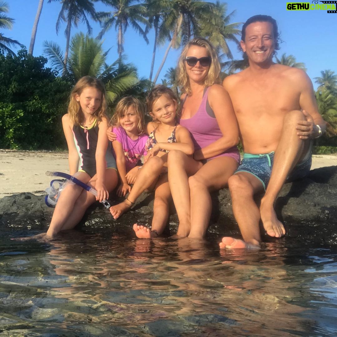 Christie Clark - 1K Likes - London calling! My family and I are moving to the (UK) in August!!! Big kisses from Fiji our last stop on our 10 month trip around the world! Having a ball:) Happy summer!