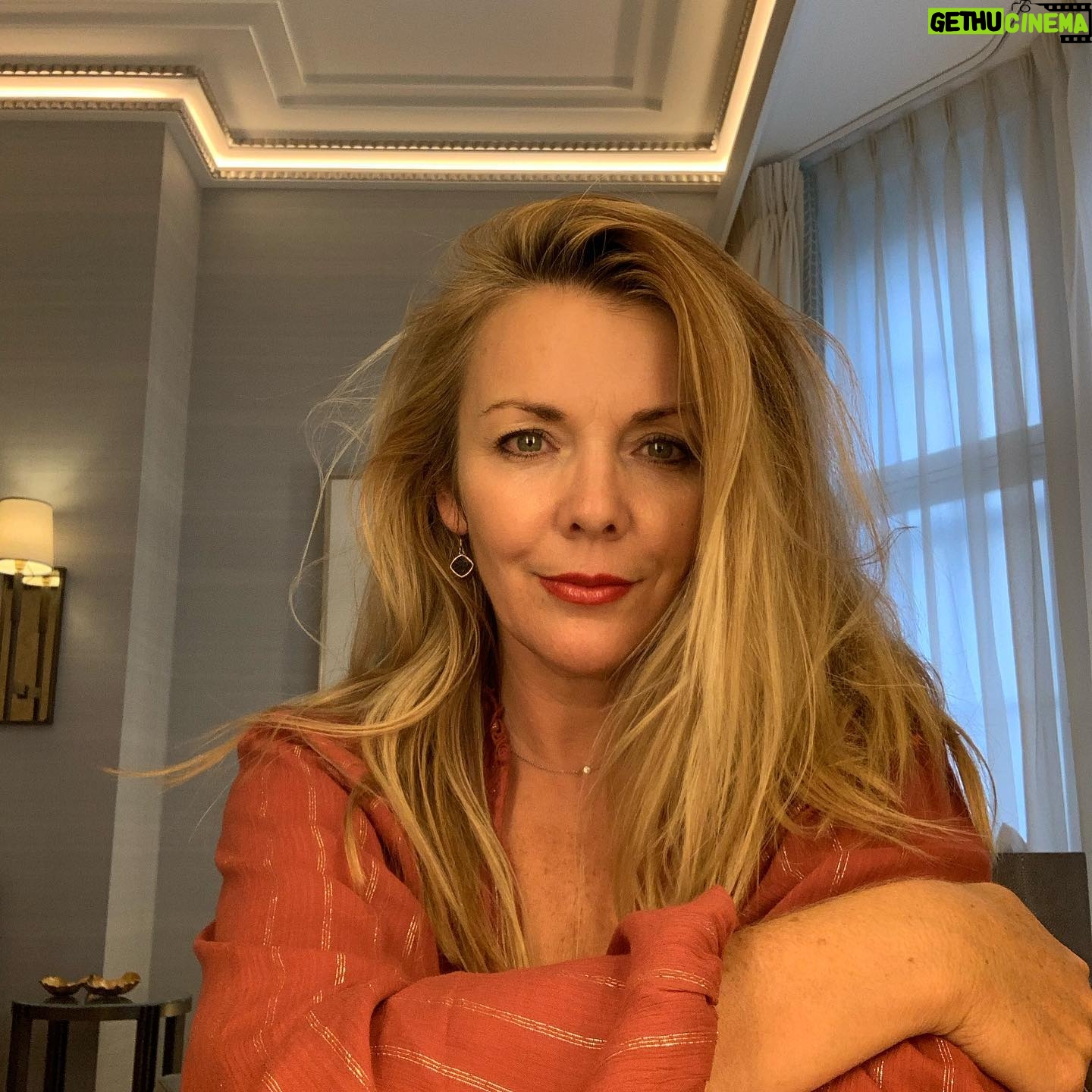 Christie Clark - 3.1K Likes - Happy thanksgiving! Finding the light in all things! Thinking of my American friends/family/acquaintances... enjoy yourselves & each other. Gobble Gobble!#thanksgiving