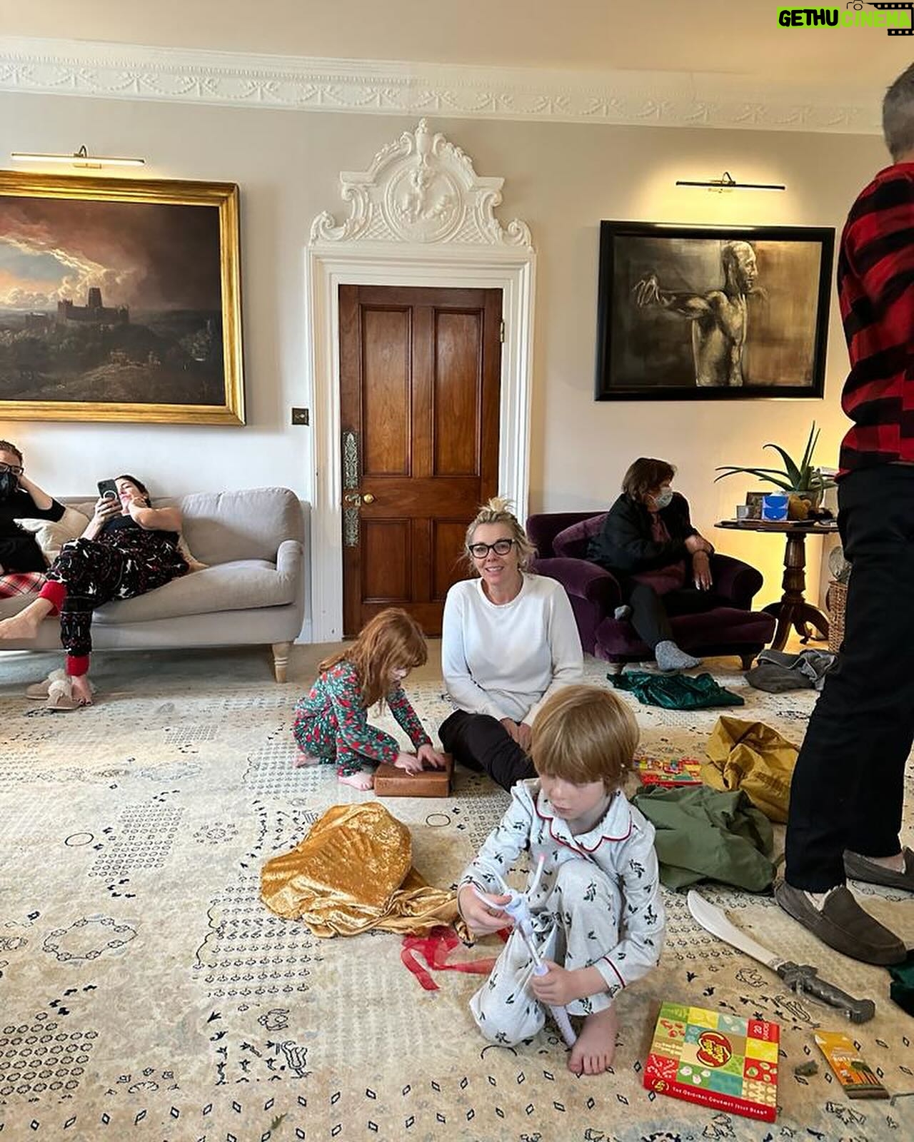 Christie Clark - 1.6K Likes - Christmas at Christie’s with cousins( sister and aunts) from California! Had a party for my 50TH! Then Christmas with Cali family! Professional photos by @peterprato
