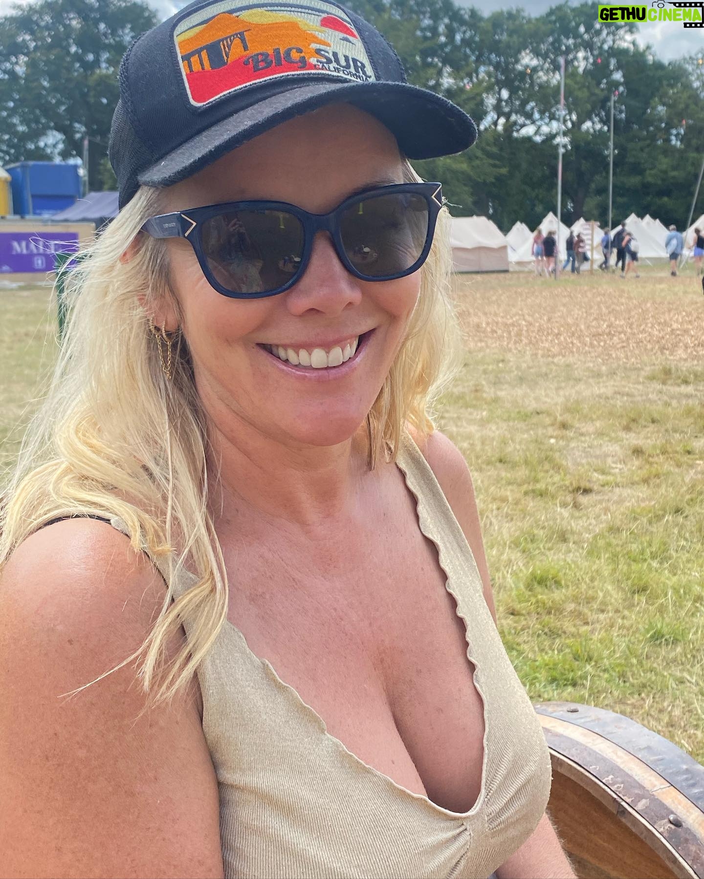 Christie Clark - 1.2K Likes - @latitudefest you didnt disappoint. Glorious fest for kids and adults! Happy summer everyone! #englishsummer #englishfest #pulp #sophieellisbextor best in fest!