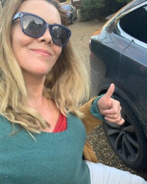 Christie Clark Instagram - Wearing my red, white and blue over here in the UK.  Thinking of all you Americans every second.  No matter the outcome we need to start listening to the other side and come together again!  Big kisses to you all! May the best team win!