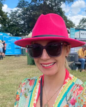Christie Clark Instagram - @latitudefest you didnt disappoint. Glorious fest for kids and adults! Happy summer everyone! #englishsummer #englishfest #pulp #sophieellisbextor best in fest!