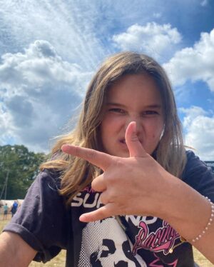 Christie Clark Instagram - @latitudefest you didnt disappoint. Glorious fest for kids and adults! Happy summer everyone! #englishsummer #englishfest #pulp #sophieellisbextor best in fest!